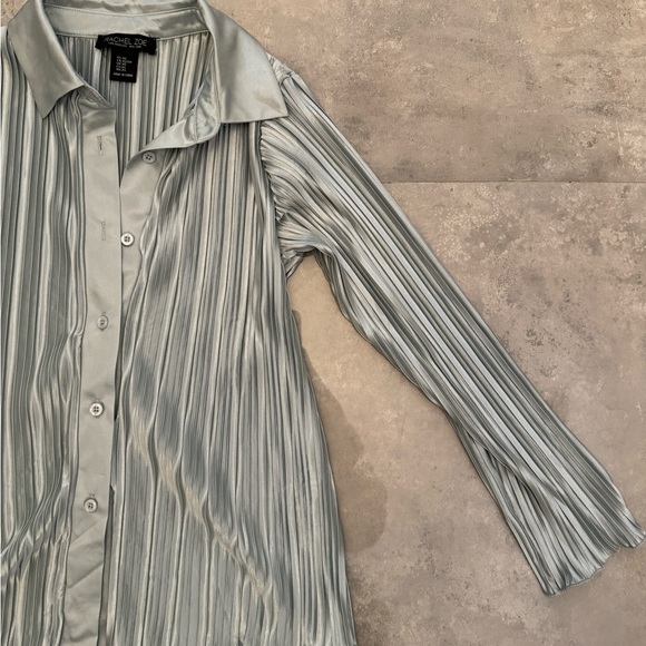 Rachel Zoe Light Blue Pleated Button Down XS - Picture 3 of 6